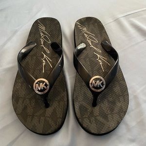 Michael Kors Flip Flop Sandals Size 7 - barely worn